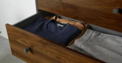 Cómoda Larsen – Efecto Nogal y Gris