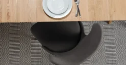 Juego de 2 sillas de comedor Bjorg – Gris manhattan y negro