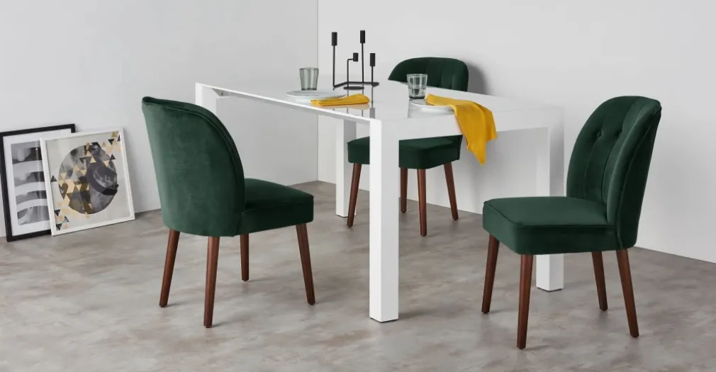 Silla de comedor Margot – Terciopelo verde pino y patas de abedul natural