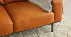 Sofá de 3 Cuerpos Jarrod – Cuero Canela